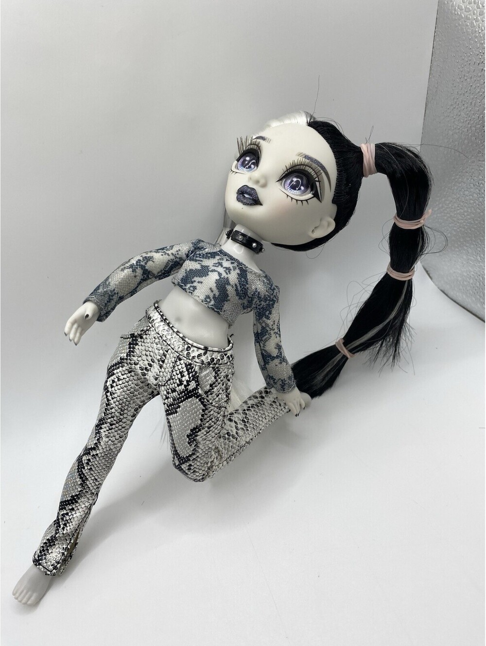 Heather Grayson Doll Rainbow High Shadow High Series 1 MGA 2022 Snakeskin B7